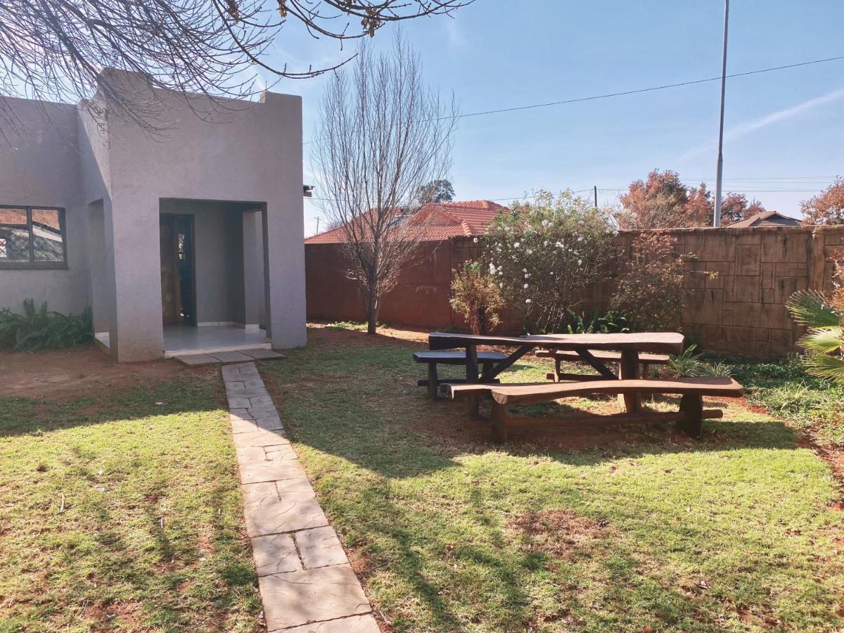 The Wilds Lodge Kuruman Exterior foto